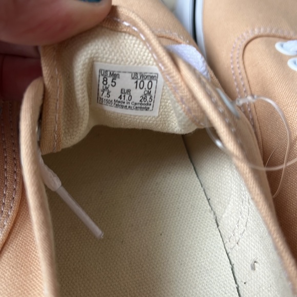 Vans - Picture 4 of 9